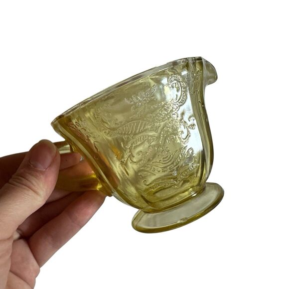 Madrid Federal Glass Yellow‎ Depression 3-1/4" Footed Creamer Vintage 1930's - Picture 5 of 13